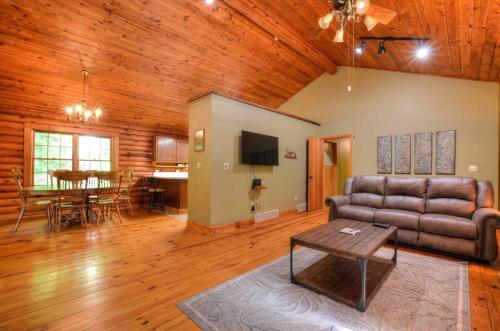 Rippling Waters Lodge Cabin – Photos 2