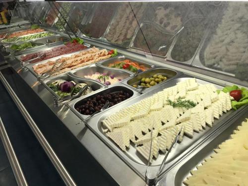 Еда / где поесть недалеко от отеля