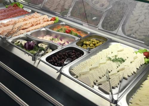 Еда / где поесть недалеко от отеля