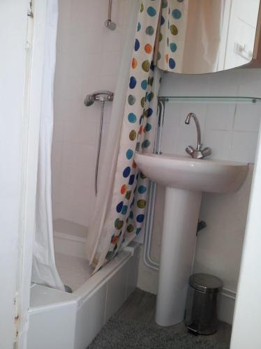 Photo de la galerie de l'établissement MK Studio Appartement, à Saint-Étienne