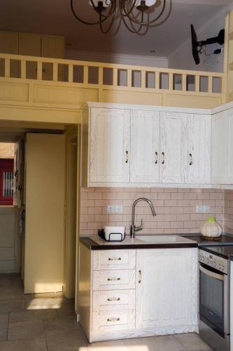 Una cocina o zona de cocina en Kleio House