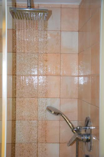Un baño de Kleio House