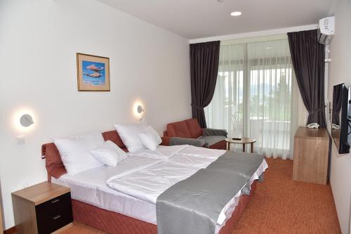 Gallery image of Hotel Makpetrol Struga in Struga