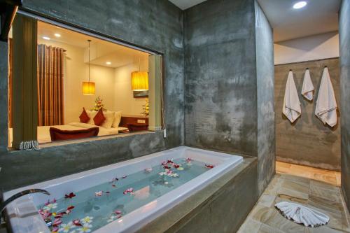 Koupelna v ubytování The Moon Residence & Spa