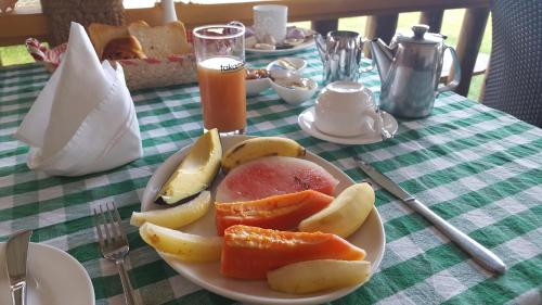 Đồ ăn tại/gần nhà khách