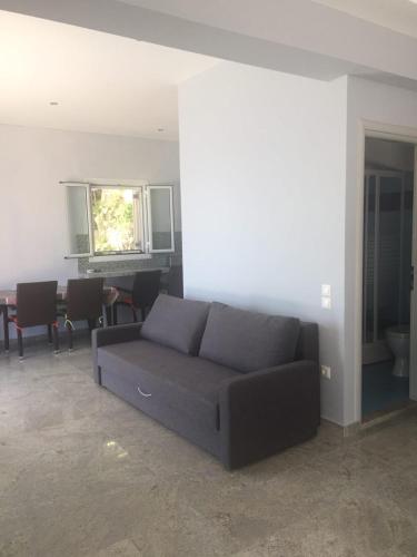 Ruang duduk di Villa Daniella studio with private pool