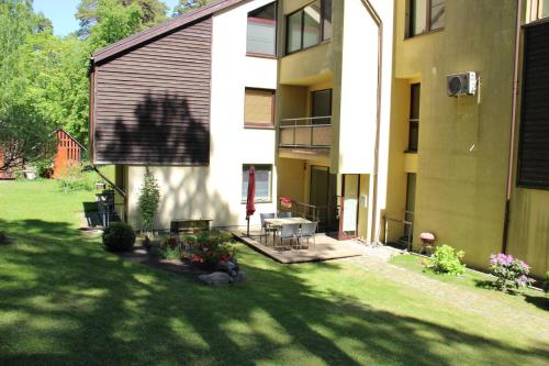 Κήπος έξω από το Kalnas apartaments