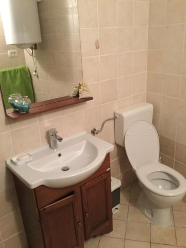Un baño de Apartmaji Kumar