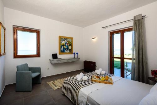 Ένα ή περισσότερα κρεβάτια σε δωμάτιο στο Finisia House