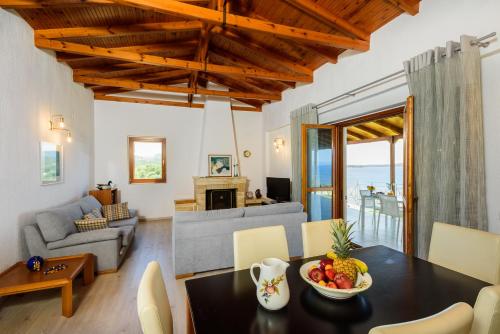 Η κουζίνα ή μικρή κουζίνα στο Finisia House