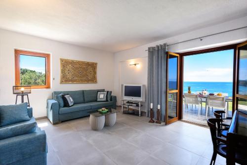 Χώρος καθιστικού στο Finisia House