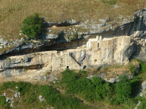 an old castle on the side of a cliff at Dolce Risveglio in San Valentino in Abruzzo Citeriore