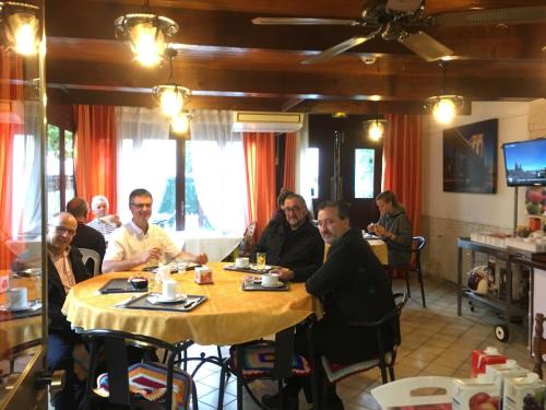Tetamu yang menginap di Hotel Paris Star