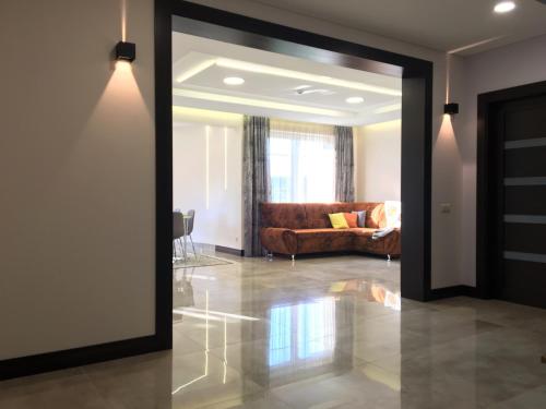 Un lugar para sentarse en Radvi House