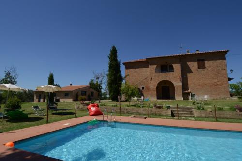 Bazén v ubytování Agriturismi Farina nebo v jeho okolí
