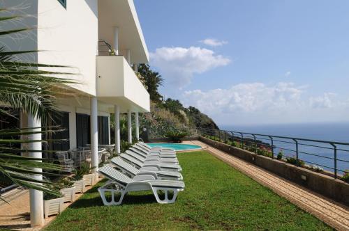 An uninterrupted 180 overlooking the Atlantic Ocean
