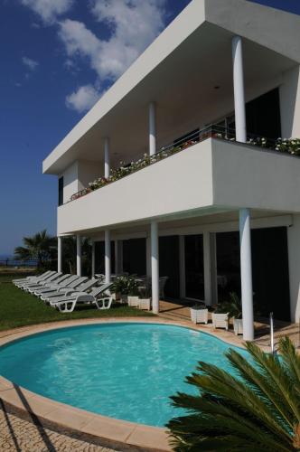 An uninterrupted 180 overlooking the Atlantic Ocean