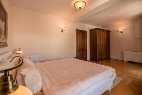 Ένα ή περισσότερα κρεβάτια σε δωμάτιο στο Villa Darko - VIP Accomodations