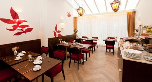 Restorāns vai citas vietas, kur ieturēt maltīti, naktsmītnē Hotel Van Walsum