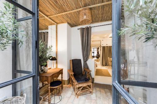Trastevere Gem Cozy Light-filled Retreat