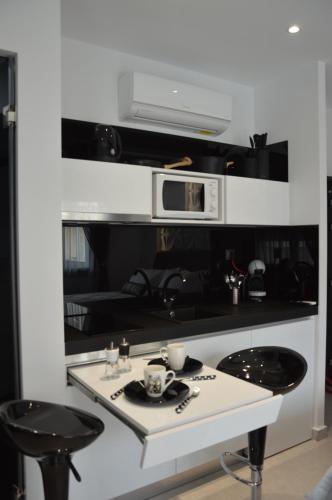 Η κουζίνα ή μικρή κουζίνα στο S. Luxury Princess Suite