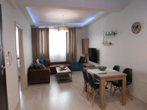 MiCasa SuCasa / Heart of Athens / Brand-New superlux