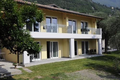 Casa Guarnati Lake View Apartments photo 3