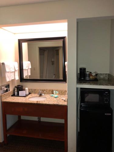 Φωτογραφία από το άλμπουμ του Millennium Inn σε Ellisville
