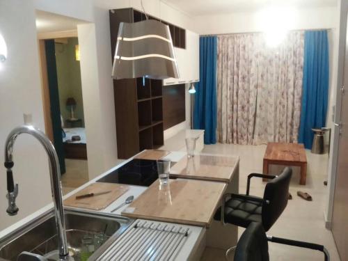 Athens riviera modern and elelegant flat 500 metres from VOULA beach