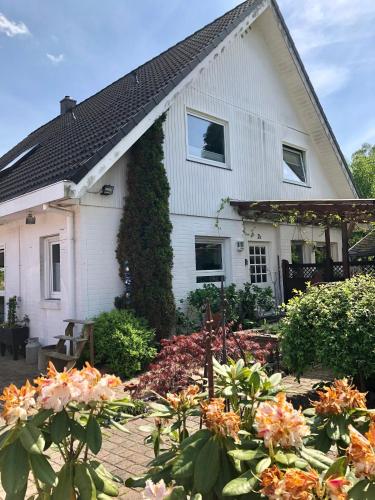 Κήπος έξω από το Heimatliebe Fewo bei Stralsund