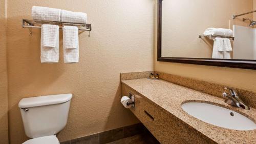 Gallery image of Best Western Plus Strawberry Inn & Suites in Knoxville