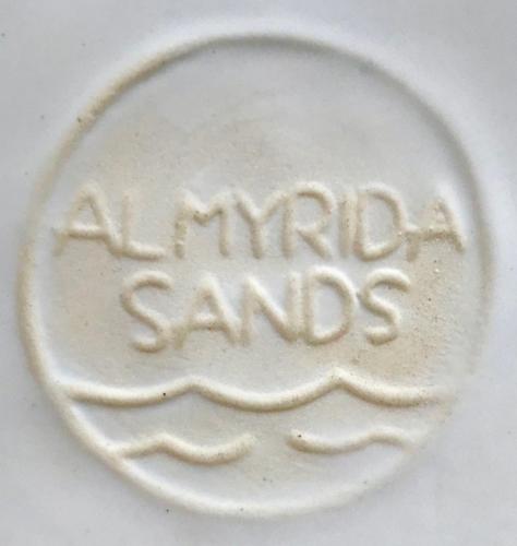 Almyrida Sandsに飾ってある許可証、賞状、看板またはその他の書類