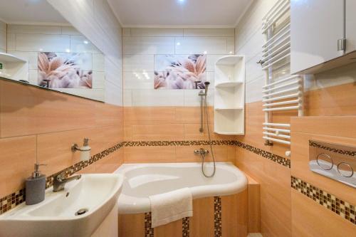 Ett badrum på Apartament Tajemnica Izerska - 5D Apartamenty