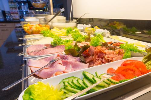 ゲストハウスの敷地内または近くでの食事または食べ物