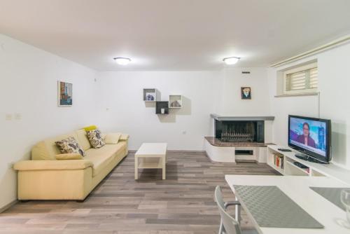Apartment Complex Kampic