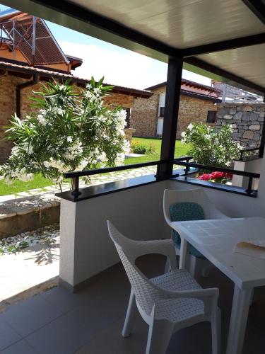 Gallery image of Apartments and Villas Janev in Star Dojran