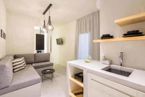 Gallery image of Peven Suites in Naousa