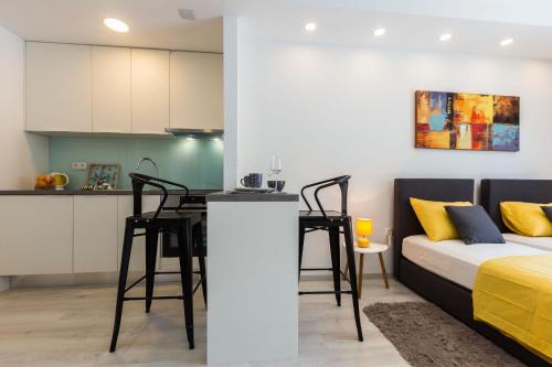 2sis apartments