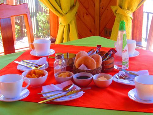 El Tejuelero tesisinde konuklar için mevcut kahvaltı seçenekleri