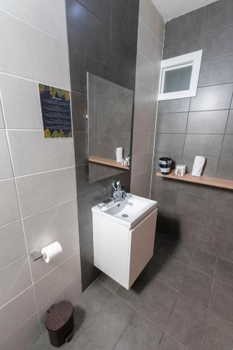 Koupelna v ubytování Estrella Lodging