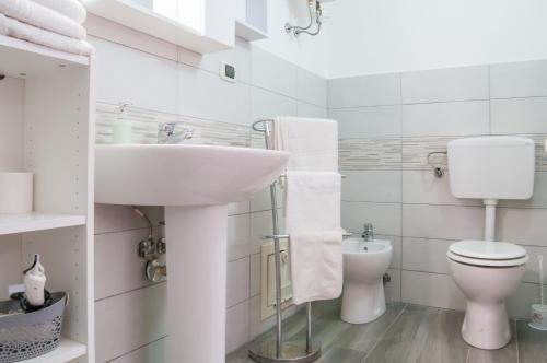 Bilik mandi di Casa Euripide