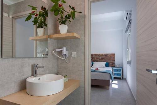 A bathroom at Villa Patroklos