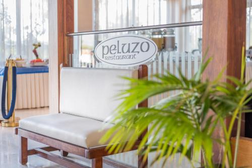 Posezení v ubytování Crystal Beach Hotel