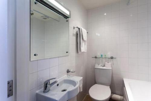 Kylpyhuone majoituspaikassa Scarisbrick Hotel