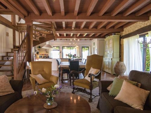 Χώρος καθιστικού στο Holiday Home in Dordogne with Pool