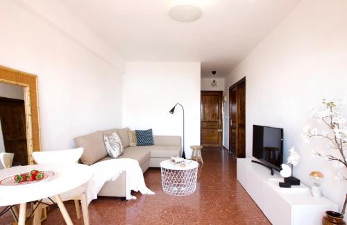 Charming sea view apartment nearby everything