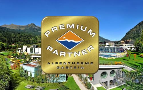 a sign for the renunner entrance at a resort at Hotel Germania Gastein - ganzjährig inklusive Alpentherme Gastein in Bad Hofgastein
