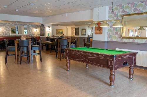Mesa de billar en Alcester Inn