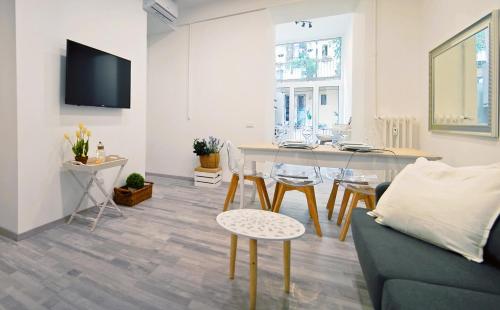 Pompeo Magno White Luxury Apartment