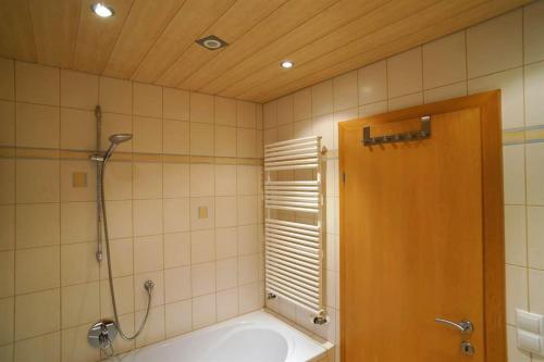 Ferienhaus Klaas tesisinde bir banyo